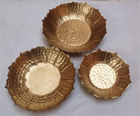 Polished Finish Golden Iron Urli Set At Rs 680 Set Metal Urli In