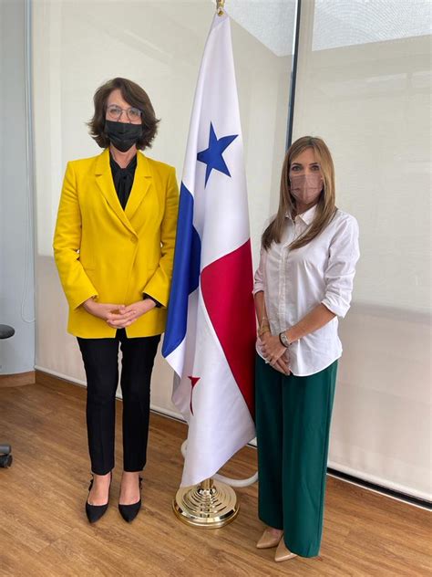 Viceministra Castro Recibe Visita De Cortes A De Embajadora De Marruecos