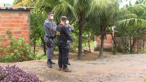 V Deo Adolescente Foi Morto A Tiros E Encontrado Em Quintal De Casa Na