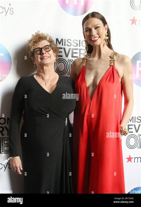 New York NY USA 10th May 2023 Karlie Kloss And Mother Tracy Kloss