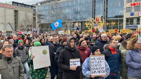 Demonstration Tausende Setzen In Magdeburg Zeichen Gegen Rechts Zeit