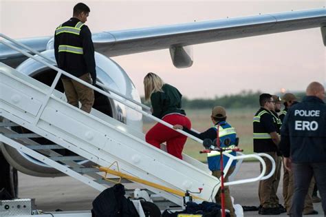 米・メキシコからの不法移民送還便、ベネズエラが受け入れ停止 Wsj