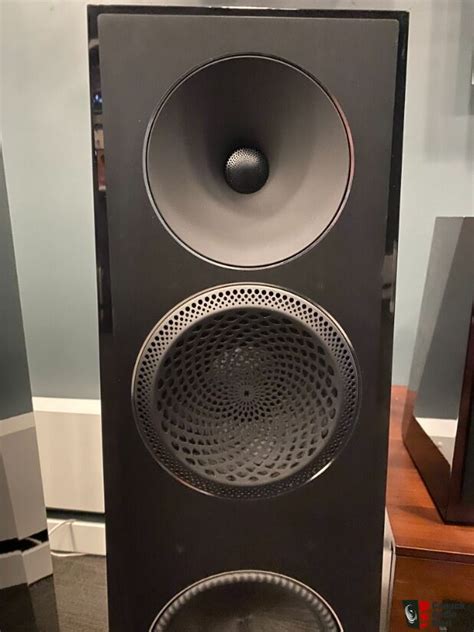 Paradigm Founder 100F Floorstanding Speakers In Gloss Black Showroom