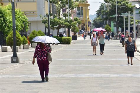 Clima cálido durante el día y parte de la noche este viernes lloverá