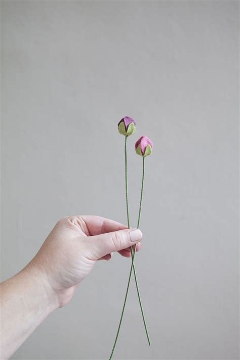 Learn How To Easily Make Felt Ranunculus With This Tutorial Felt