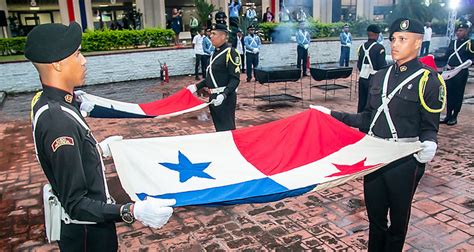 Gobernación de Panamá realiza solemne acto de Cremación de Banderas