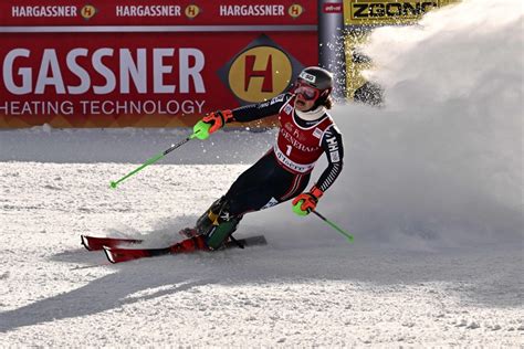 Coupe Du Monde De Ski Alpin Le Norv Gien Lucas Braathen Sort