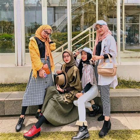 Pin By Syifa Nuraulia On Muslimah And Hijab Retro Style Hijab 90s