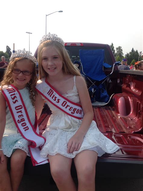 Miss Oregon Jr Pre Teen And Princess At The Gladstone Cultural Parade