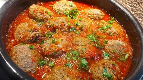 How To Make Juicy Indian Meatballs With Tomato Sauce Dawood Basha