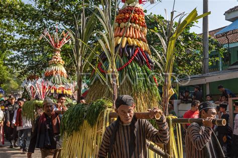 Tradisi Grebeg Sura Girikusumo Di Demak ANTARA Foto