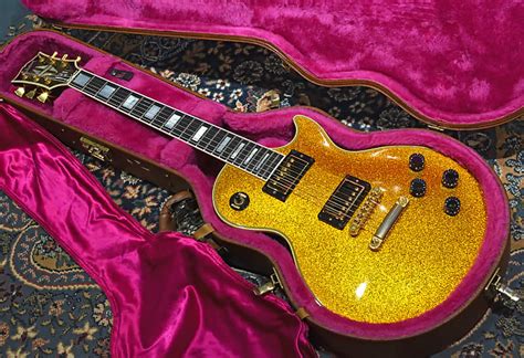 Joe Perrys Gold Sparkle Top Les Paul Custom And Other Lessor Known