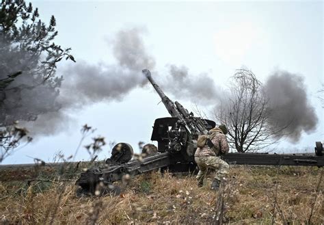 La Russie bombarde massivement lUkraine et se prépare à une guerre