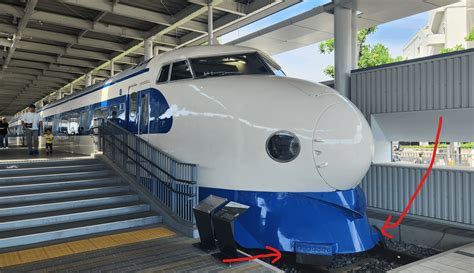 What Are These Small Plates On The Pilot Of The Series 0 Shinkansen