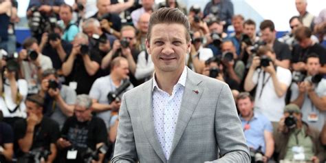 Vier Monate Nach Schneepflug Unfall Jeremy Renner L Uft Durch L A