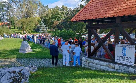 Zdravstveni radnici u Tuzlanskom kantonu stupaju u generalni štrajk