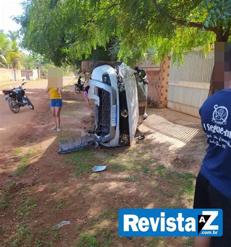 Ve Culo Tr S Pessoas Capota Na Zona Rural De Esperantina