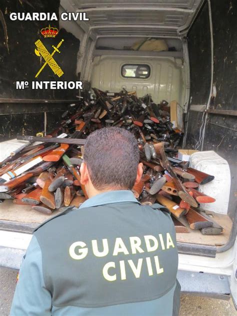 La Guardia Civil Destruye Armas De Fuego Il Citas Ideal