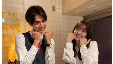 鈴木愛理＆片寄涼太、ふたりでかわいすぎ“推しポーズ”を披露「癒しです」＜推しが上司になりまして＞ ドラマ ニュース ｜クランクイン！