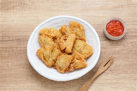 Crispy Fried Oyster Mushroom Or Jamur Krispi Served With Chilli Sauce