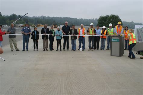 Ribbon Cutting Ceremony On The Us 2 Bickford Avenue Overpa Flickr