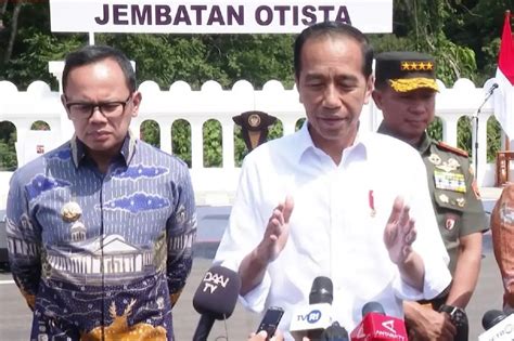 Jokowi Resmikan Revitalisasi Jembatan Otista Di Kota Bogor Yang