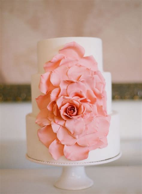 18 Beautiful Ideas For Perfect Wedding Cake Decoration