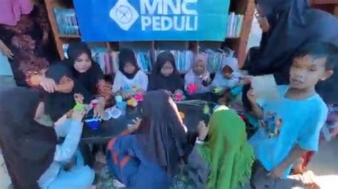 MNC Peduli Serahkan Bantuan Ratusan Buku Bacaan Ke Bale Baca Matahari