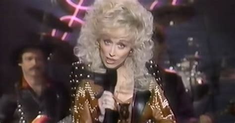 A Young Dolly Parton Does An Amazing Live Performance Of ‘Jolene ...