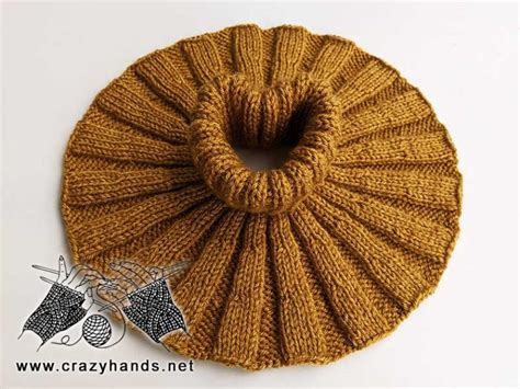 Knit Round Dickey Free Pattern · Crazy Hands