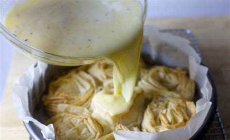 Турски млечен бюрек - вкус, та дрънка! Чаша мляко и обикновената баница ...