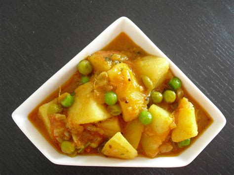 Prathi Scookin Aloo Matar Potato Green Peas Curry