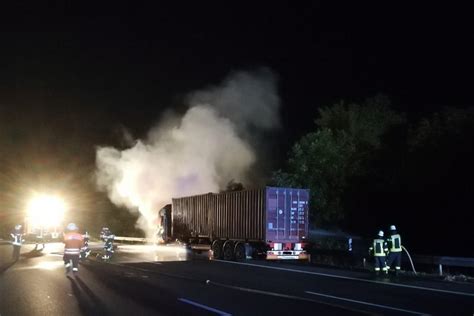 LKW Brand Auf Der Autobahn Auch Garbsener Ortsfeuerwehren Mussten In