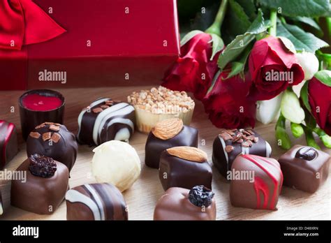 Roses chocolates hi-res stock photography and images - Alamy