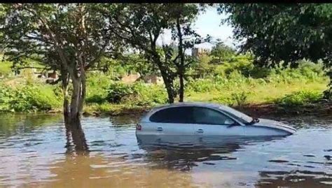 Se desborda el arroyo La Viejita en Acaponeta provoca inundación