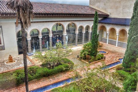 Palacio De Los Condes De Cervell N Anna Spain Spain Garden Arch