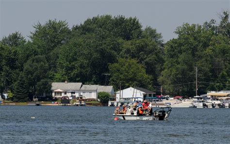 Divers Continue Search In Zukey Lake For Missing Hamburg Township Man