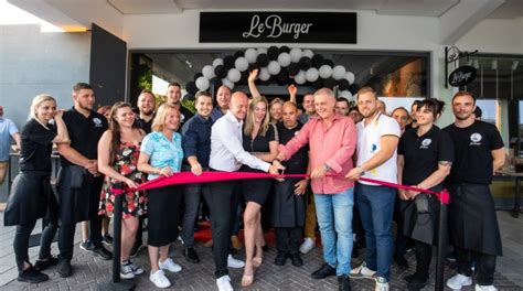 Burgendlands Erste Burgermanufaktur Er Ffnet Im Designer Outlet