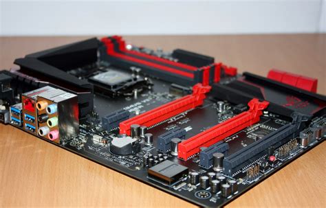 First Look At Asus Rog Maximus Vii Ranger Z Motherboard The Tech