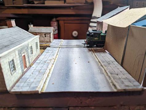 Small space HO train layout - Model railroad layouts plansModel ...