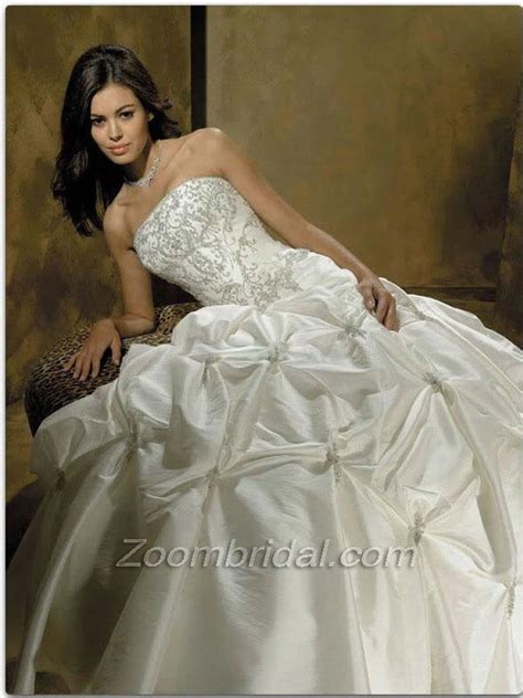 2010 A Line Princess Strapless Chapel Train Beaded Satin Embroidery