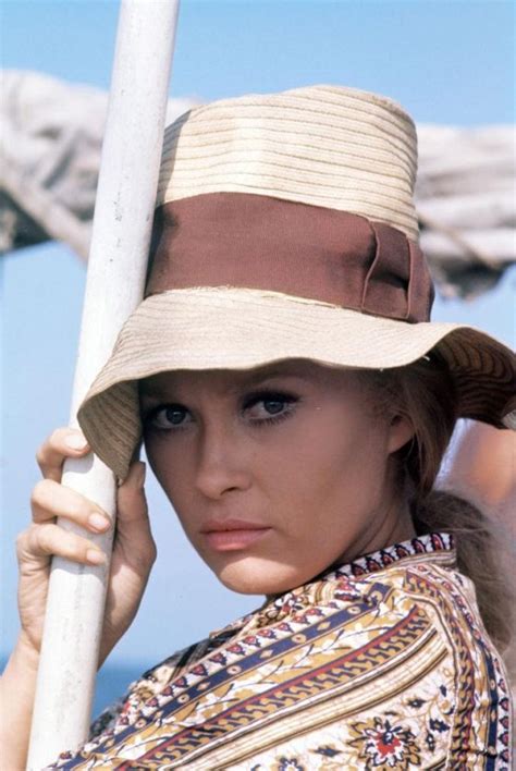 Young Faye Dunaway Life Story And Fabulous Photos From Her Early Career