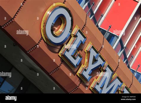 Dutch Angle Hi Res Stock Photography And Images Alamy