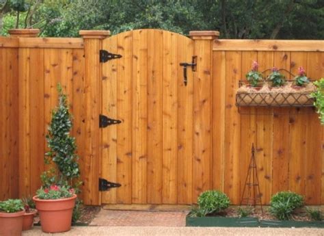 19 Best And Fascinating Diy Wooden Garden Fence Styles And Designs For