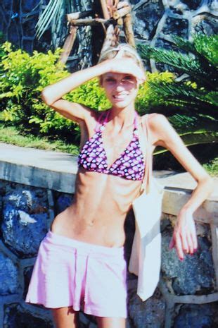 Hot Sexy Laura Wilson Bikini Pics