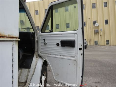 GMC Vandura 3500 Utility Box Truck Enclosed Service Box Gas 4 3L V6