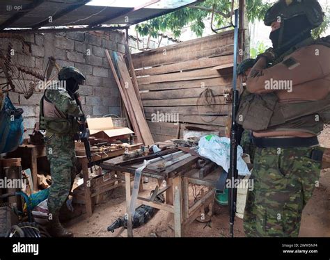 Las Armas De Fuego Hi Res Stock Photography And Images Alamy