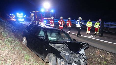 Auf Der A Kurz Vor Dem Kreuz Olpe S D Autofahrer Landet Im Gr Nstreifen