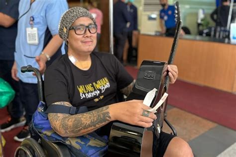 Parokya Ni Edgar S Gab Chee Kee Discharged From Hospital ABS CBN News