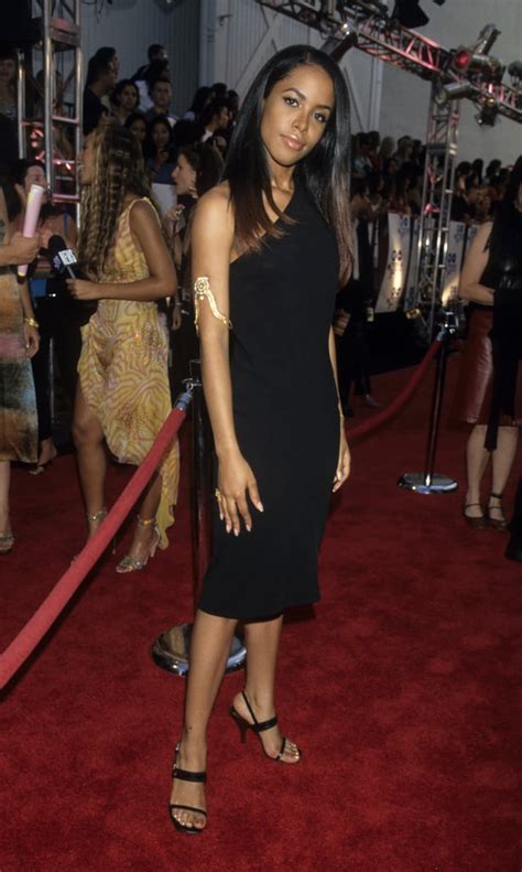 Aaliyahs Best Style Moments Aaliyahs Best Style Moments Popsugar